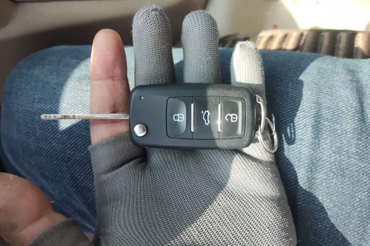 Used Foton MP-X E 2014 2.4L Wealth Express Comfort Version Basic Edition with 4G64