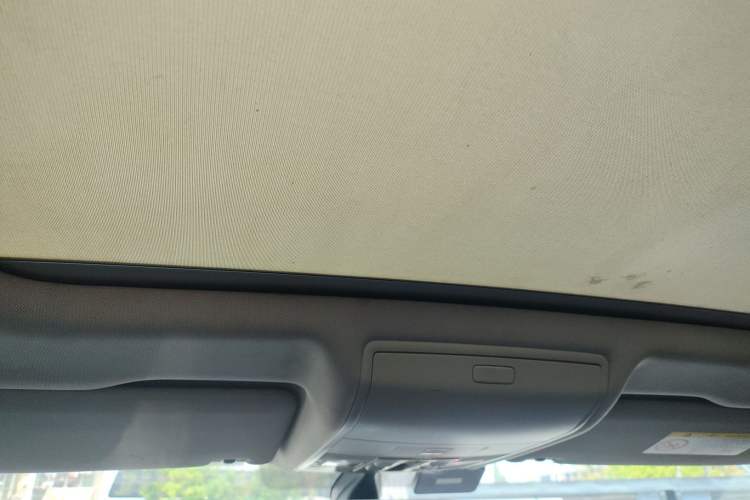 Used Volkswagen Tiguan L 2019 Revised 330TSI Automatic Two-Wheel Drive Smart & Luxury Edition China VI Standard Headliner