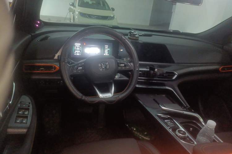 Used Changan UNI-T 2022 1.5T Prestige Version
