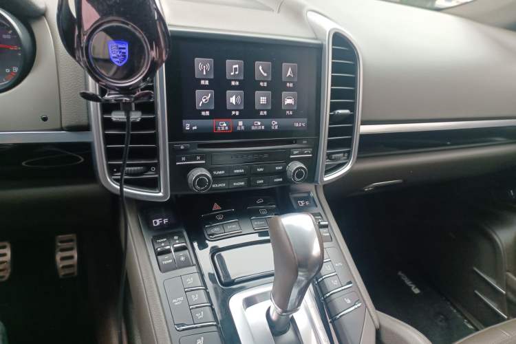 Used Porsche Cayenne 2016 Cayenne 3.0T Audio And AC Panel