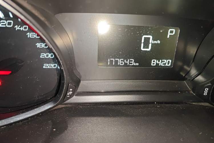 Used Peugeot 308S 2015 1.2T Automatic Jingchi Edition Odometer Close Up