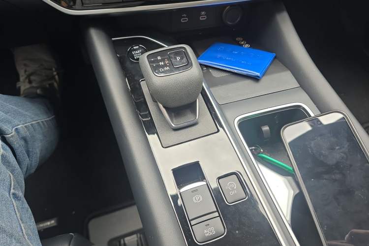 Used Nissan Pathfinder 2024 380 VC-TURBO Four-Wheel Drive Intelligent Driving Version 7 Seats Gear Lever