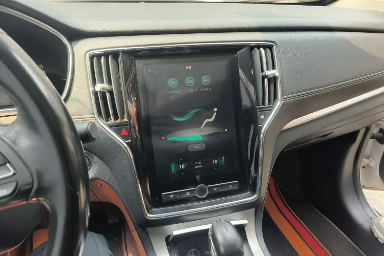 Used Roewe RX5 New Energy 2017 eRX5 50T Hybrid Connected Prestige Flagship Edition Audio And AC Panel