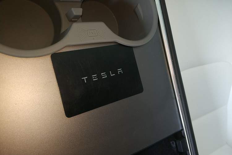 Used Tesla Model Y 2022 Long-Range All-Wheel-Drive Version
