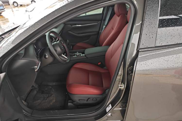 Used Mazda 3 Axela 2025 Model, 2.0L Automatic, Quality Excellence Edition