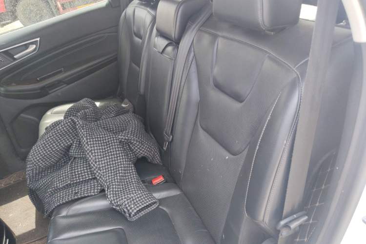 Used Ford Edge 2017 EcoBoost 245 Four-Wheel-Drive Flagship 7-Seater
