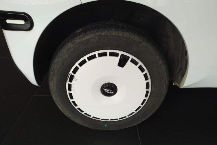 Used Chery QQ Ice Cream 2024 Edition Youth Version 205km Sundae