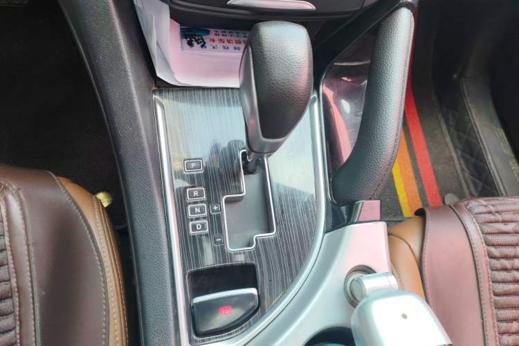 Used Dongfeng Fengdu MX5 2016 2.0L Automatic Flagship Edition
