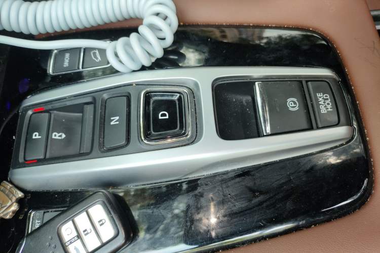 Used Honda UR-V 2020 370TURBO Two-Wheel Drive Luxury Edition Gear Lever