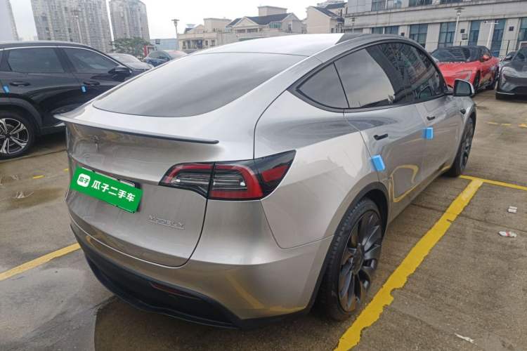 Used Tesla Model Y 2023 High-Performance All-Wheel-Drive Version
