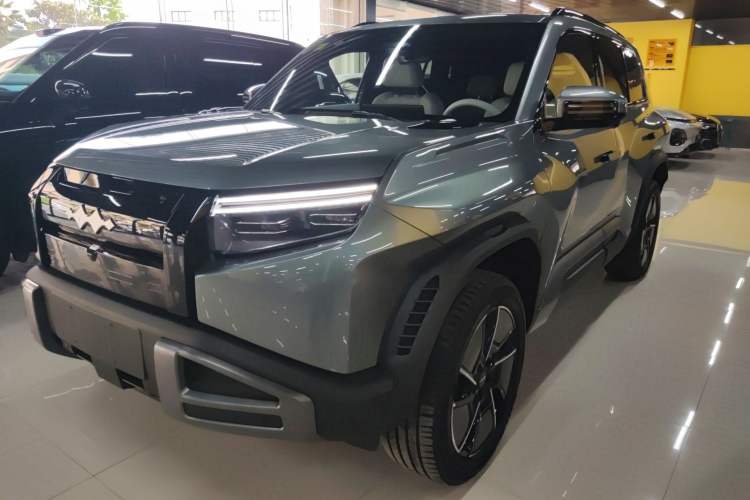 Used Formula Leopard Titanium 3 2025 501KM All-Wheel Drive Intelligent Driving Ultra Version