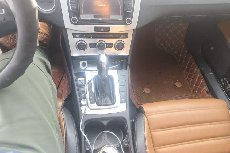 Used Volkswagen FAW-Volkswagen CC 2015 1.8TSI Luxury Model Gear Lever