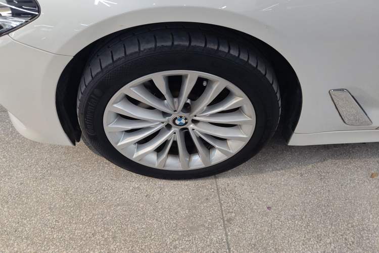 Used BMW 5 Series 2018 525Li Luxury Package
