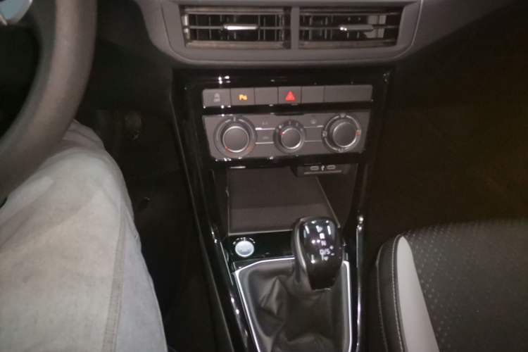 Used Volkswagen Tacqua 2021 1.5L Automatic Yue Zhi Lian Edition Gear Lever