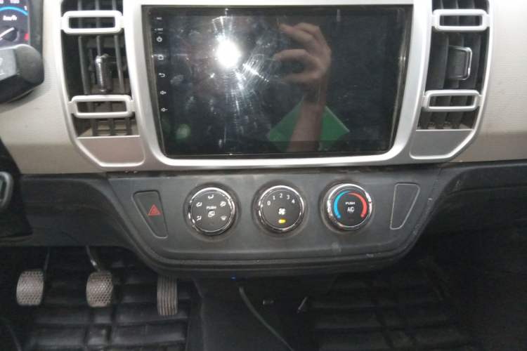 Used Dongfeng Xiaokang C36 2024 1.5L Standard II Audio And AC Panel