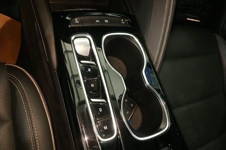 Used Buick Envision 2021 Encore Plus 652T Five-Seat Luxury Model
