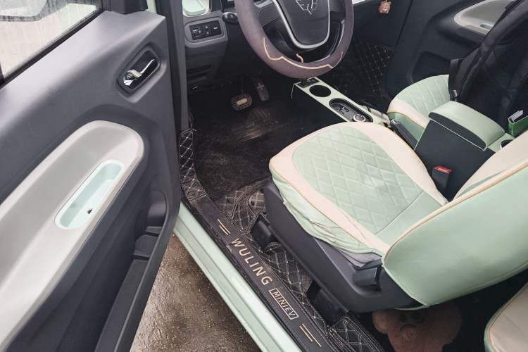 Used Wuling Hongguang MINIEV 2022 Macaron Premium Model – Lithium Iron Phosphate
