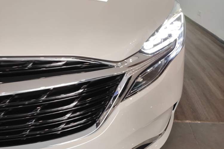 Used Buick GL8 2022 ES Landtrek 653T Comfort Edition