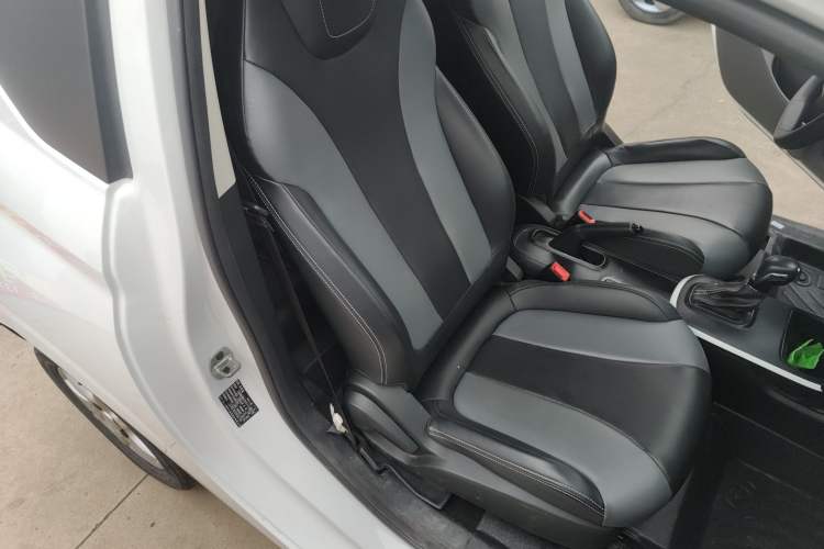 Used Roewe Clever 2022 311km QiQi BoBo Edition Right Front Seat