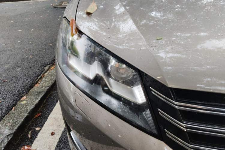 Used Volkswagen Passat 2013 1.8TSI DSG Prestige Edition Right Front Headlight