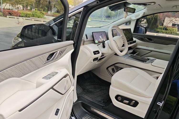 Used Wey Gaoshan 2025 Four-Wheel Drive Alpine 8