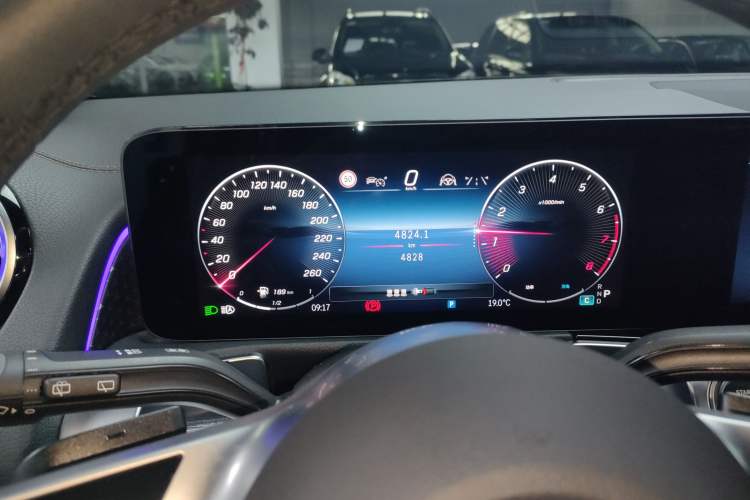 Used Mercedes-Benz GLB 2025 GLB 220 Sport Edition
