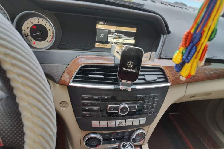 Used Mercedes-Benz C-Class 2011 C 200 CGI Elegant Model Audio And AC Panel