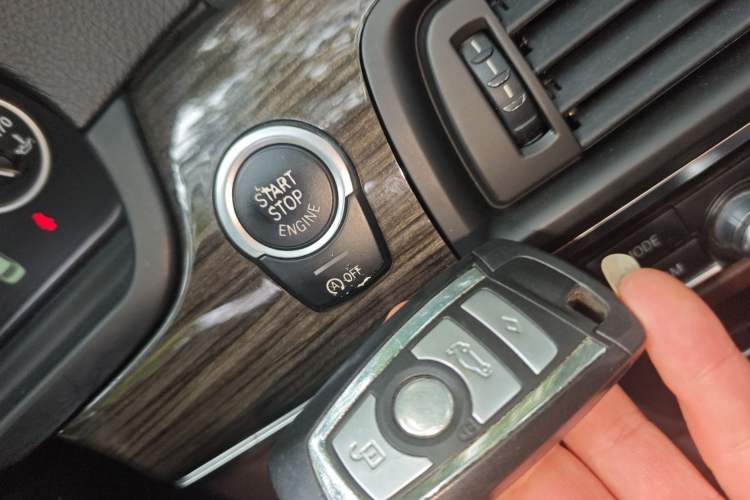 Used BMW 5 Series 2014 525Li Leading Model Vehicle Key