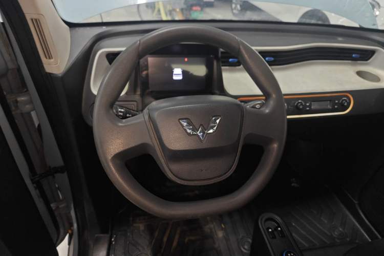 Used Wuling Hongguang MINIEV 2020 Freedom Version Lithium Iron Phosphate Steering Wheel