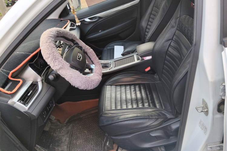 Used Geely Auto Emgrand 2019 Leading Edition 1.5L CVT Luxury Model China VI Standard Left Front Seat