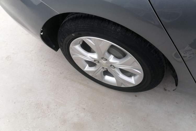 Used Chevrolet Cavalier 2020 325T Automatic Enjoyment Edition Right Rear Wheel Hub