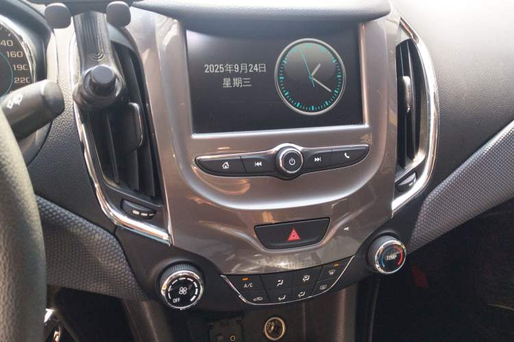 Used Chevrolet Cruze 2018 Redline 320 Automatic Pioneer Edition
