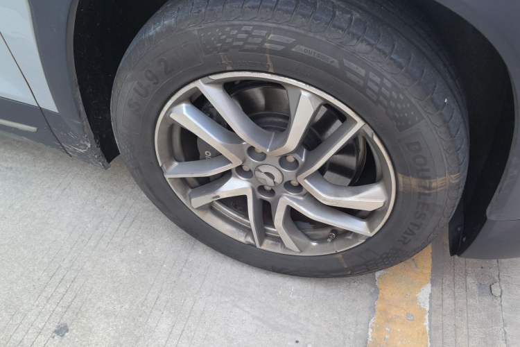 Used Nio ES6 2020 420 km Sport Edition Right Front Wheel Hub