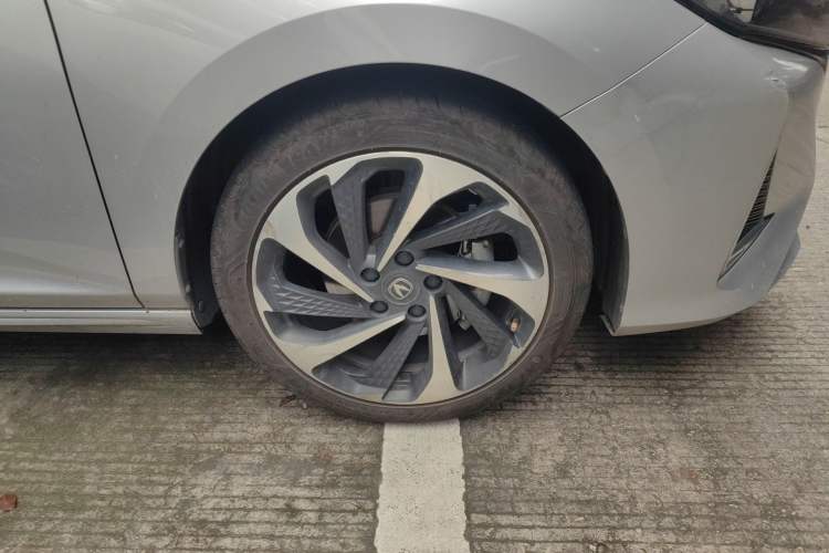 Used CHANGAN Ruicheng PLUS 2023 1.5T DCT Navigation Edition Right Front Wheel Hub