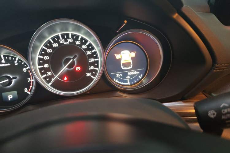 Used Mazda CX-5 2017 2.5L Automatic 2WD ZhiZun Version China V Standard Odometer Close Up