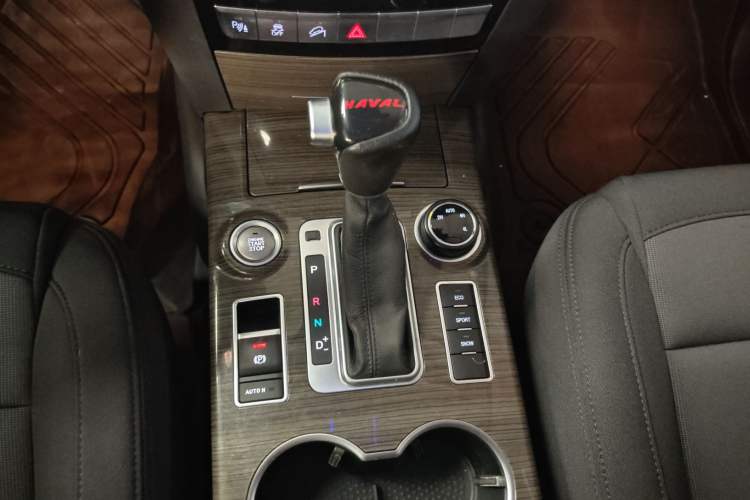 Used Haval H9 2015 2.0T Four-Wheel Drive Standard Model 7 Seats