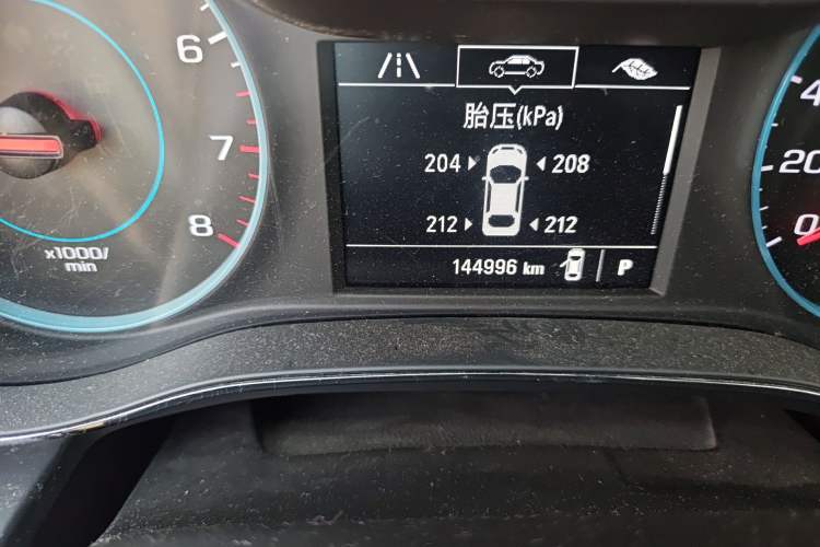 Used Chevrolet Cruze 2017 1.4T Dual-Clutch Pioneer Sunroof Edition Odometer Close Up