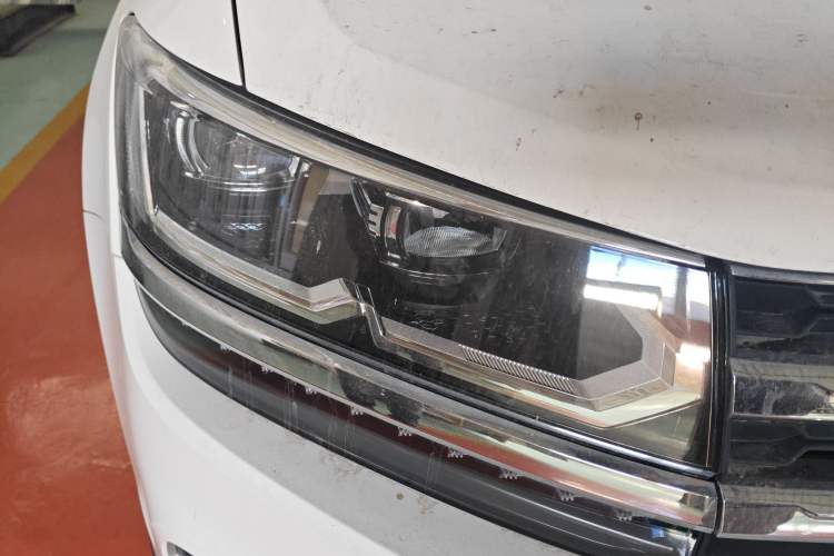 Used Volkswagen Tharu 2022 280TSI Two-Wheel-Drive Luxury Edition
