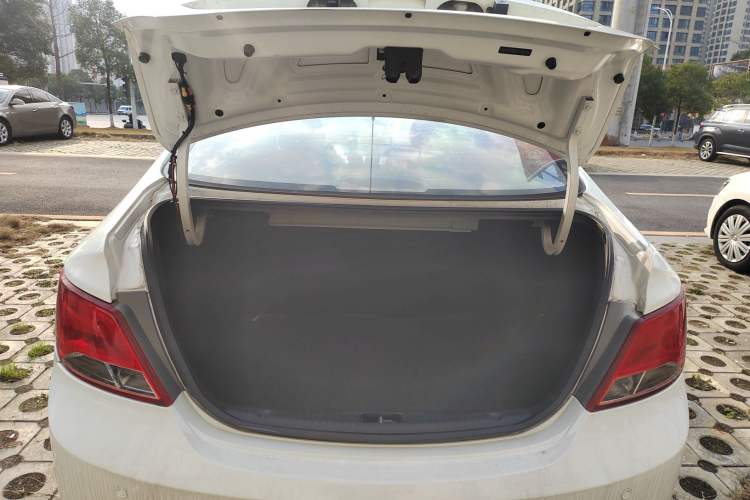 Used Hyundai Verna (older generation) 2014 1.4L Automatic Fashion GS Model