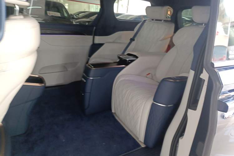 Used Buick GL8 2022 Avenir Avia Four-Seat Prestige Edition Left Rear Seat