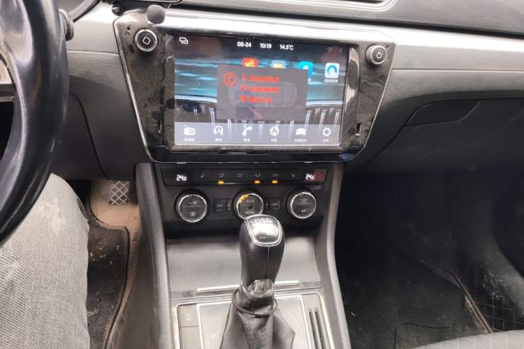 Used Skoda Superb 2018 TSI280 DSG Comfort Edition China V Standard Audio And AC Panel