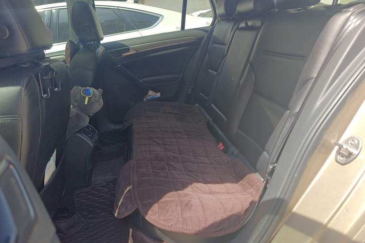 Used Volkswagen Golf 2016 230TSI Automatic Comfort Version Left Rear Seat