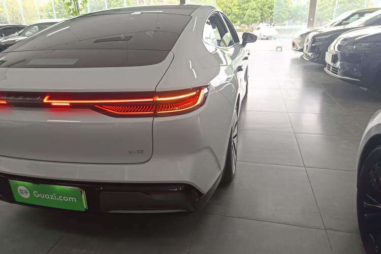 Used Geely Galaxy E8 2025 700 km Long-Range Intelligent Driving Version
