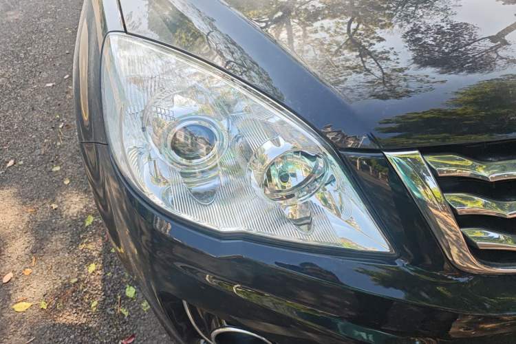 Used Haval H6 2016 Upgraded Model 1.5T Manual Two-Wheel Drive Elite Version Right Front Headlight