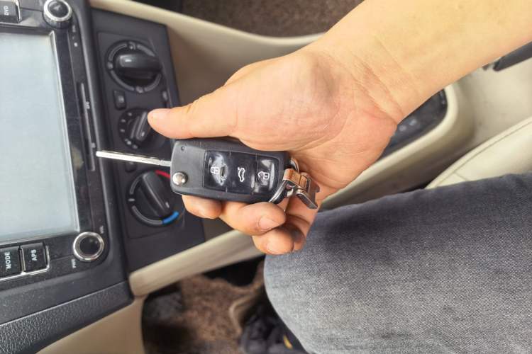 Used Skoda Rapid 2013 1.6L Automatic Smart Selection Model Vehicle Key