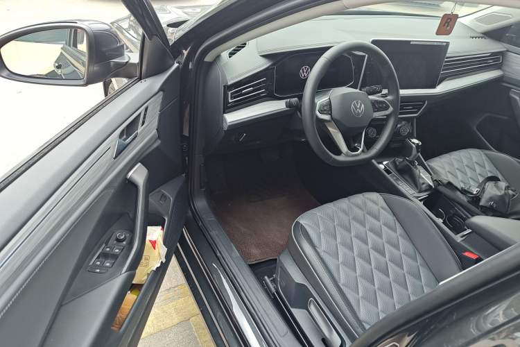 Used Volkswagen Sagitar 2023 300TSI DSG Excellence Edition Driver Seat