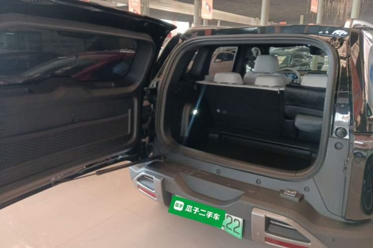 Used Formula Leopard Titanium 3 2025 501 km Range Rear-Wheel Drive Intelligent Driving Pro Version
