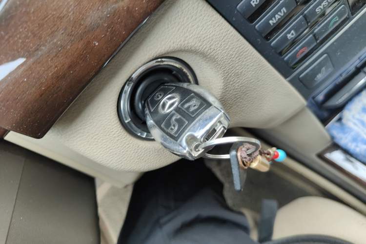 Used Mercedes-Benz E-Class 2010 E 260 L CGI Elegant Model Vehicle Key