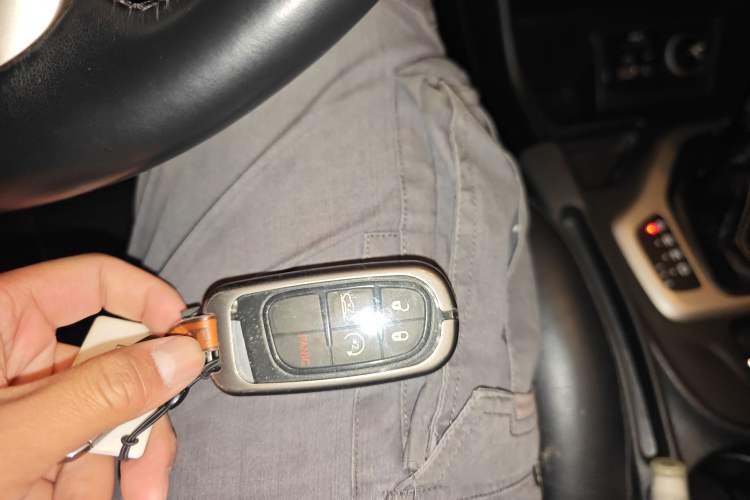 Used Jeep Cherokee 2017 2.4L Leading Smart Edition
