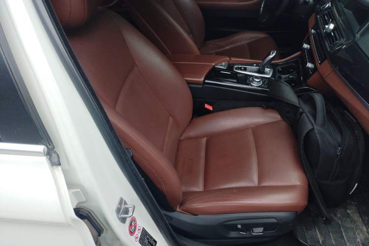 Used BMW 5 Series 2014 520i Elegant Edition Right Front Seat